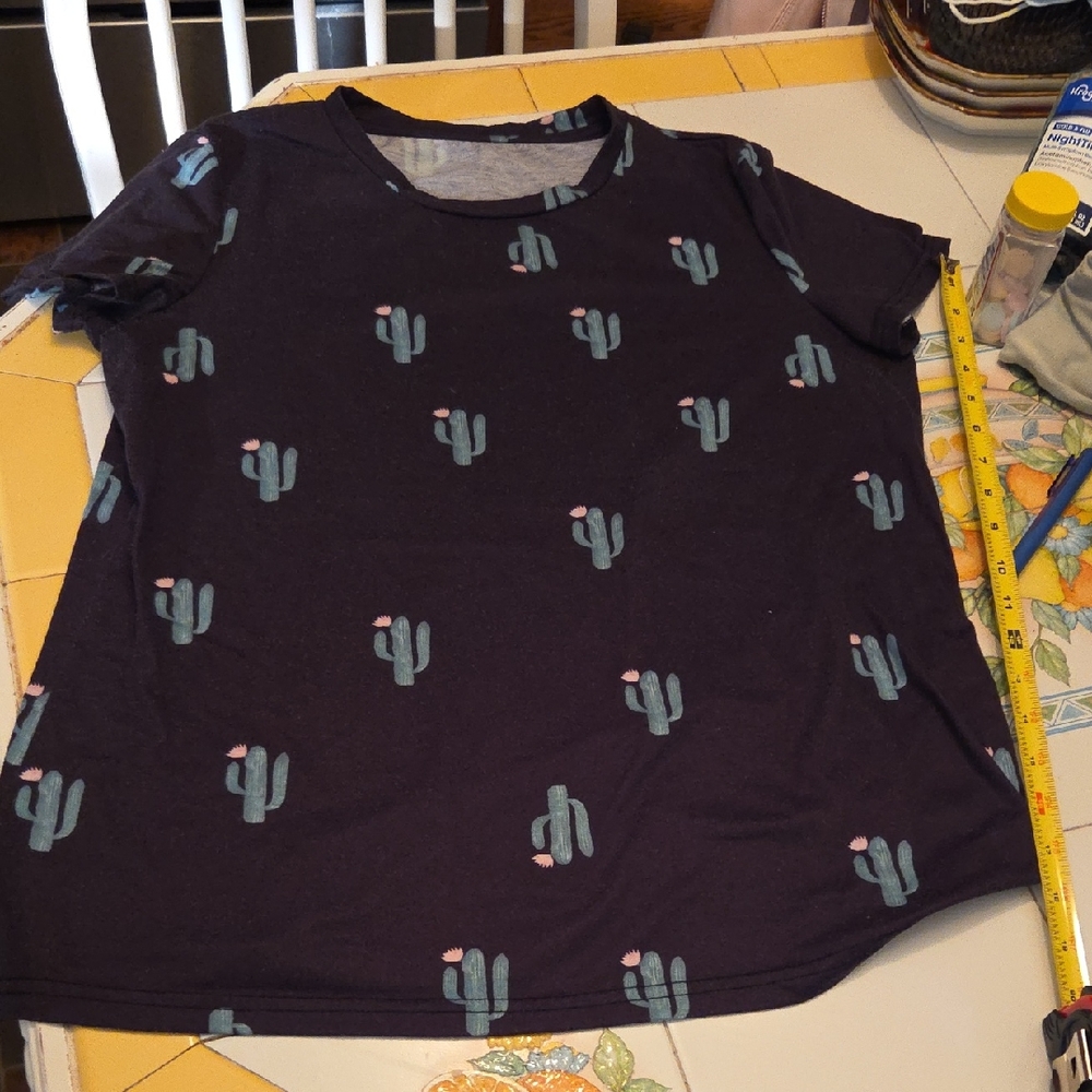 Black Cactus Print Short Sleeve Tee